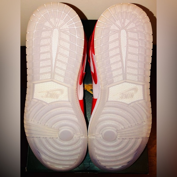 AIR JORDAN 1 MID SE “BARCELONA SWEATER” BRAND NEW GRADE SCHOOL SIZE 7Y - Picture 4 of 5